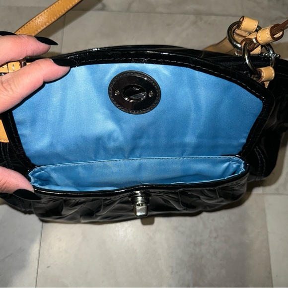 COACH SIGNATURE EMBOSSED LEAH PATENT LEATHER TOTE - Picture 6 of 11